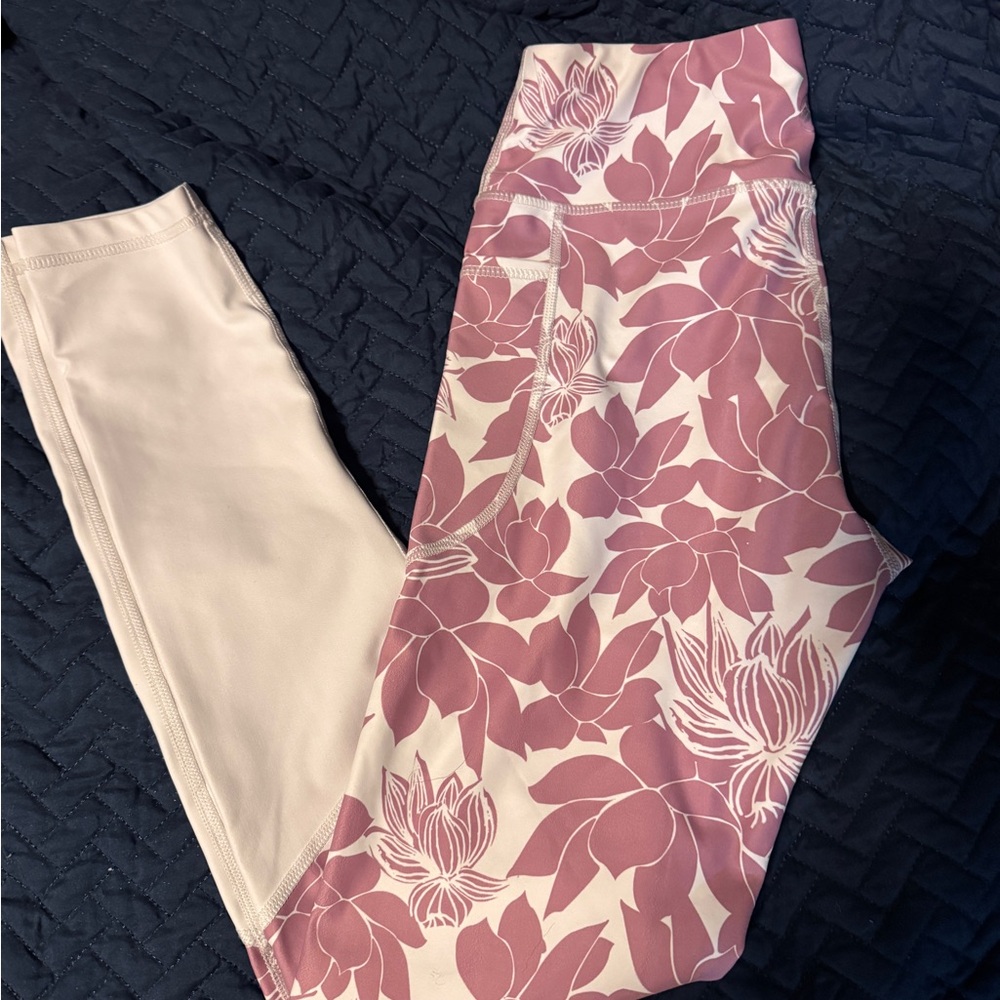 Senita Athletics Pink Floral Leggings